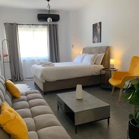 Afrodite Central Apartment By Vpn Atenas Exterior foto