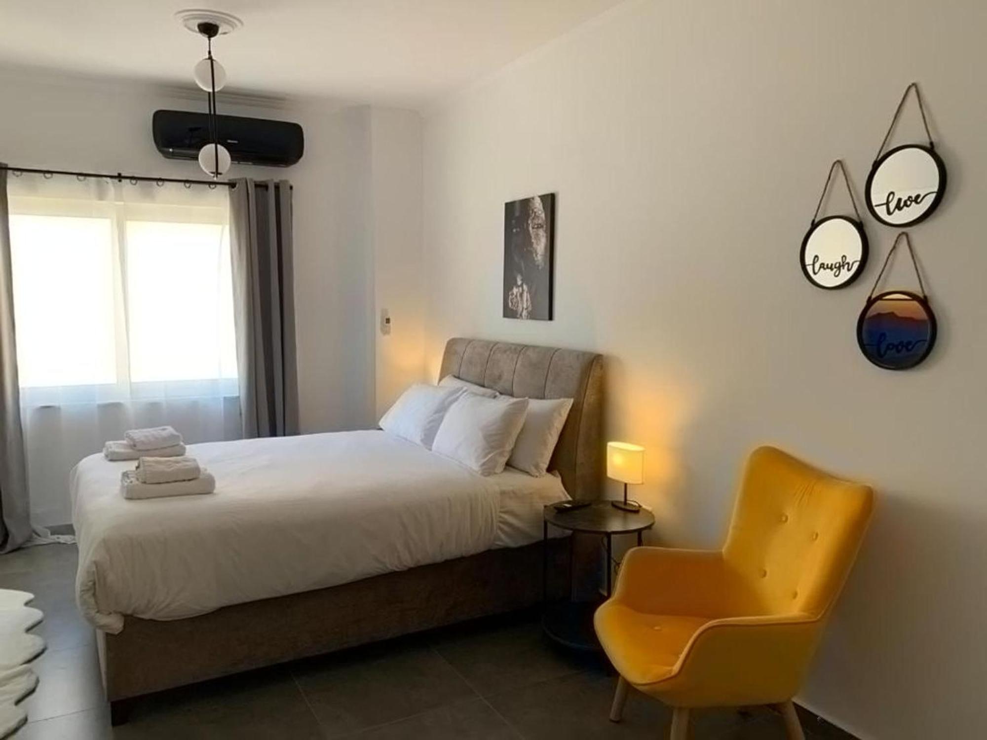 Afrodite Central Apartment By Vpn Atenas Exterior foto